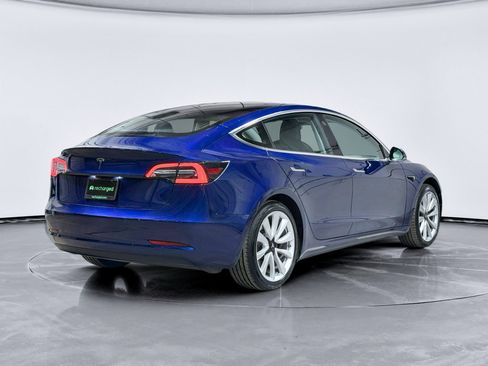 Used 2018 Tesla Model 3 Long Range RWD image 3