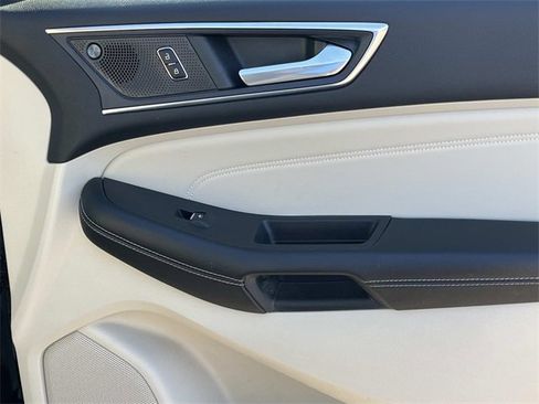 Used 2022 Ford Edge Titanium w/ Class II Trailer Tow Package image 25