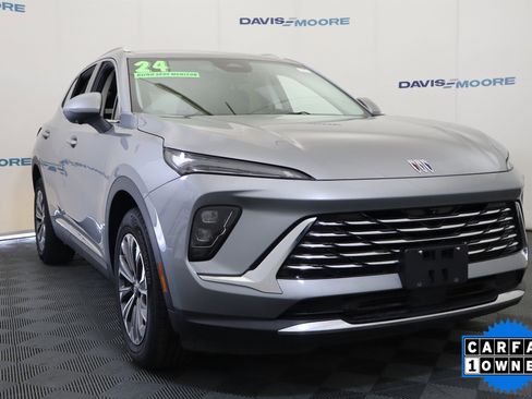 Used 2024 Buick Envision Preferred image 3