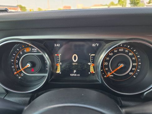 Used 2019 Jeep Wrangler Unlimited Sahara w/ Safety Group AWD/4WD image 15