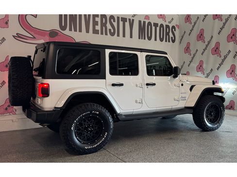 Used 2018 Jeep Wrangler Unlimited Sahara w/ Cold Weather Group AWD/4WD image 10