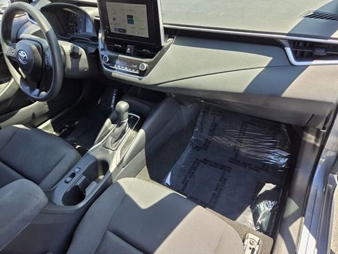 Used 2023 Toyota Corolla LE w/ LE Convenience Package FWD image 19