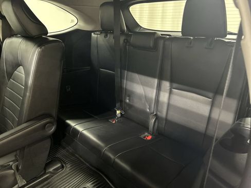 Used 2022 Toyota Highlander XLE AWD/4WD image 21