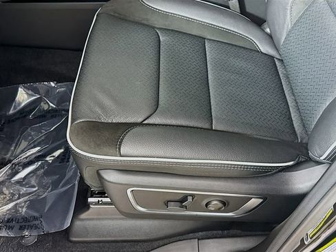 New 2026 RAM 1500 Laramie AWD/4WD image 19