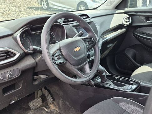 Used 2023 Chevrolet TrailBlazer LS FWD image 8