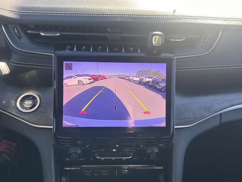 Used 2023 Jeep Grand Cherokee L Limited image 13