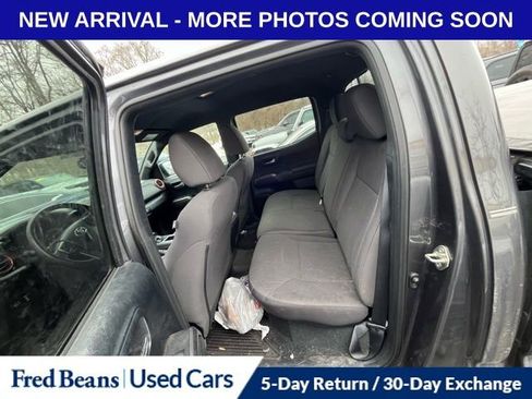 Used 2016 Toyota Tacoma TRD Sport w/ Towing Package image 8