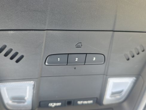 Used 2019 Cadillac XT5 FWD image 25