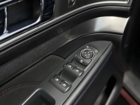 Used 2018 Ford Explorer XLT w/ Equipment Group 202A AWD/4WD image 27