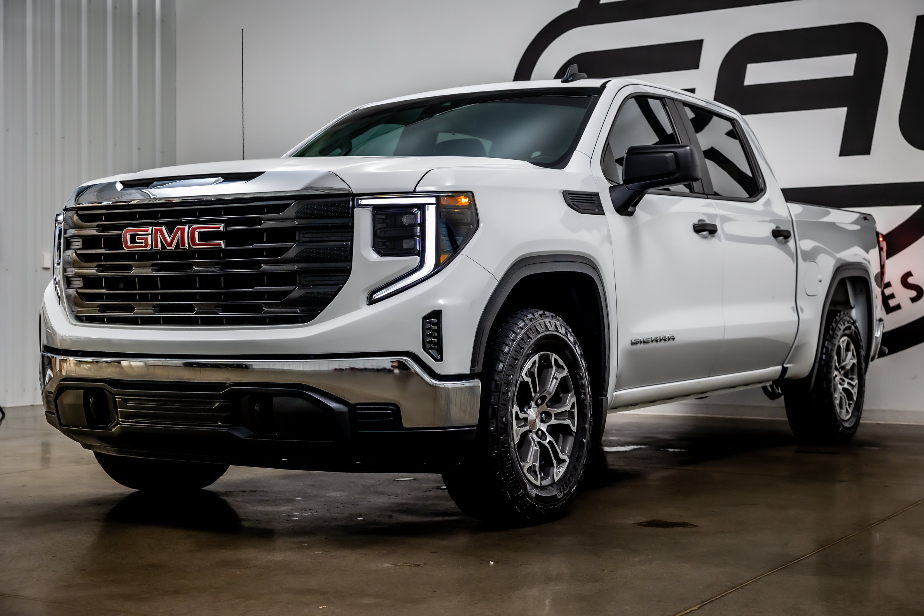Used 2025 GMC Sierra 1500 Pro w/ Pro Value Package AWD/4WD image 30