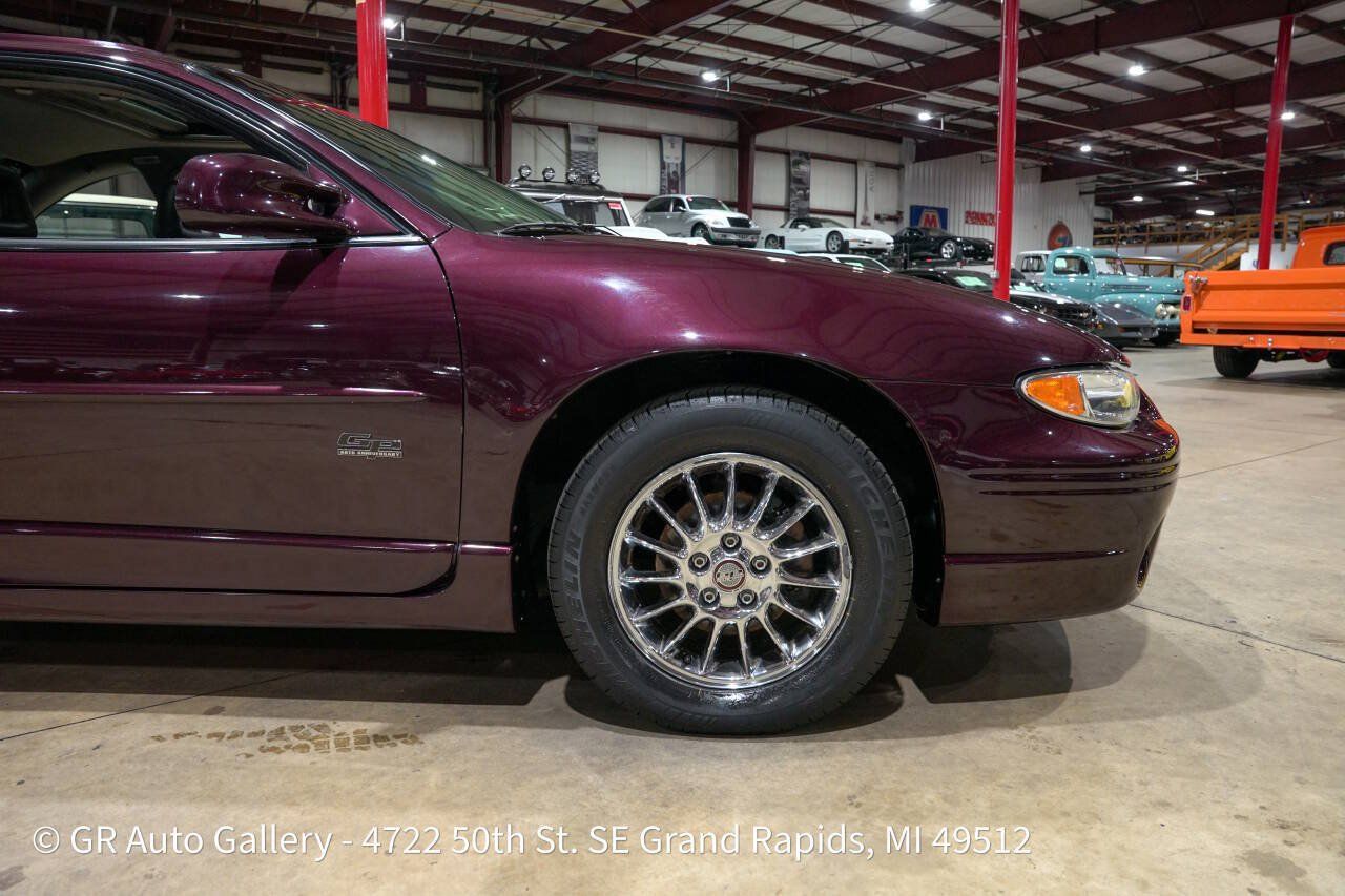Used 2002 Pontiac Grand Prix GTP FWD image 11