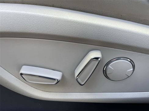 Used 2019 Lincoln Nautilus Reserve AWD/4WD image 10