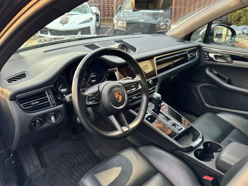 Used 2022 Porsche Macan image 9