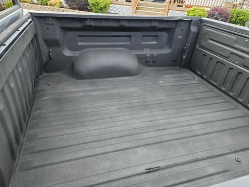 Used 2017 Toyota Tundra Limited w/ Limited Premium Package AWD/4WD image 12