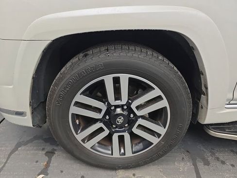 Used 2016 Toyota 4Runner Limited image 15