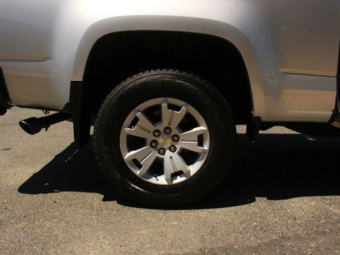 Used 2015 Chevrolet Colorado LT w/ Luxury Package RWD image 9