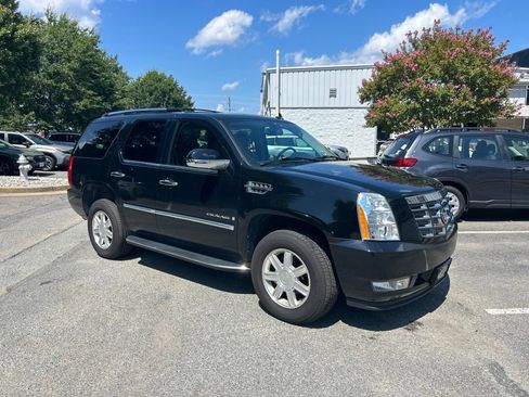 Used 2007 Cadillac Escalade AWD w/ Information Package image 2