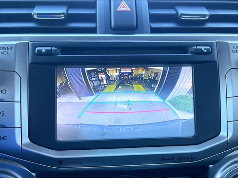Used 2016 Toyota 4Runner SR5 AWD/4WD image 13