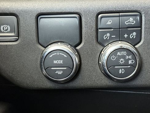 Used 2024 GMC Sierra 1500 SLT image 41