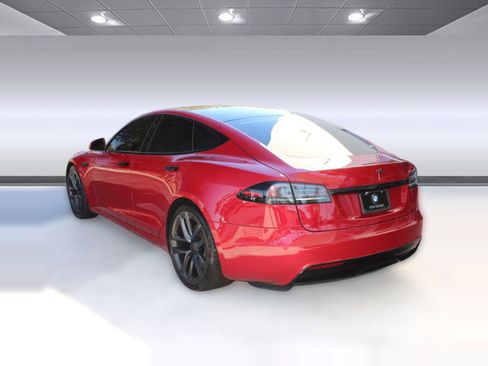 Used 2022 Tesla Model S AWD image 3