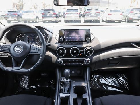 Used 2024 Nissan Sentra S FWD image 17
