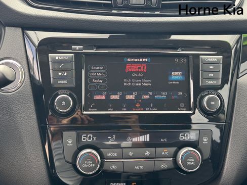 Used 2022 Nissan Rogue Sport SV FWD image 21