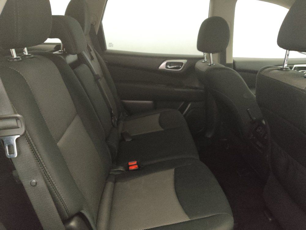 Used 2017 Nissan Pathfinder SV AWD/4WD image 19