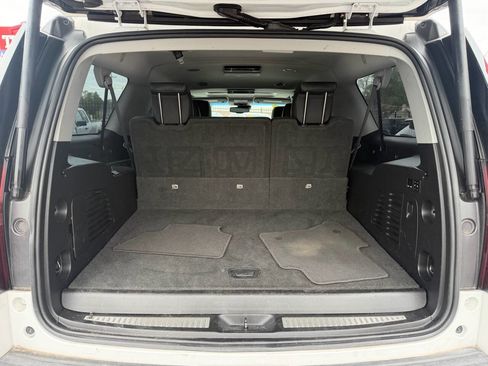 Used 2018 Chevrolet Suburban LT RWD image 8