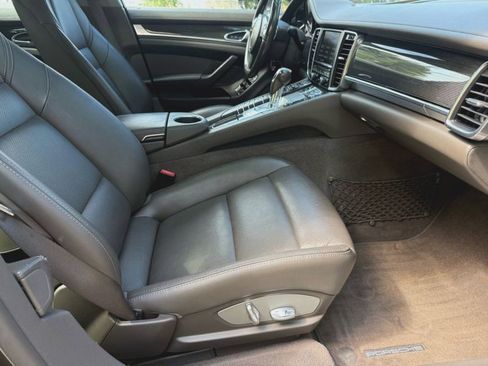 Used 2015 Porsche Panamera 4S image 40