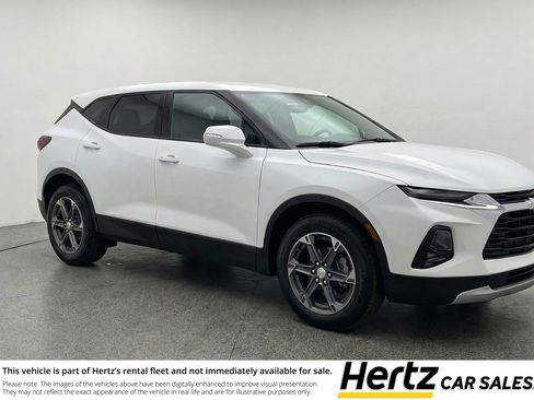 Used 2025 Chevrolet Blazer LT FWD image 1
