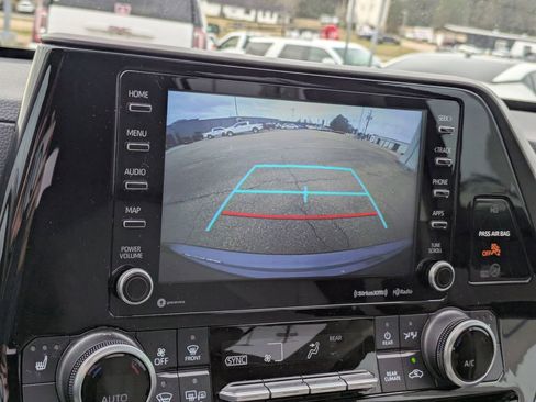 Used 2021 Toyota Highlander XLE image 20