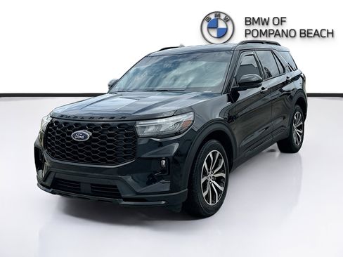 Used 2025 Ford Explorer ST-Line AWD/4WD image 3