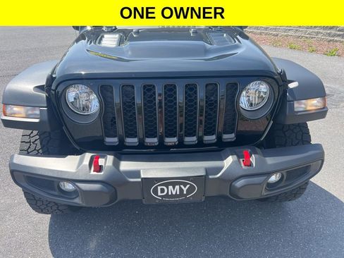 Used 2023 Jeep Gladiator Rubicon w/ Cold Weather Group AWD/4WD image 3