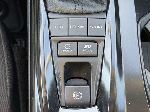 Used 2025 Toyota Camry LE FWD image 23