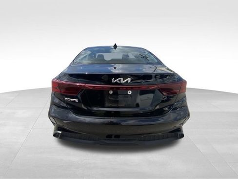 Used 2023 Kia Forte LXS w/ LXS Technology Package FWD image 7