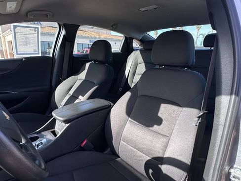 Used 2023 Chevrolet Malibu LT image 9