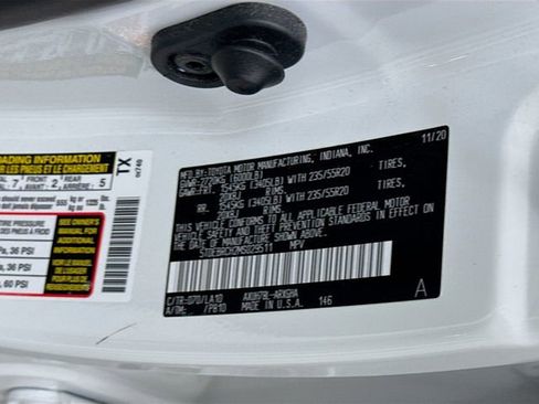 Used 2021 Toyota Highlander Platinum image 34