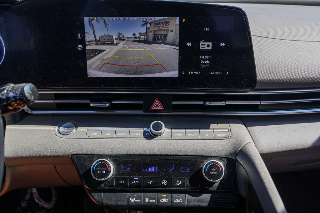Used 2024 Hyundai Elantra SEL FWD image 29