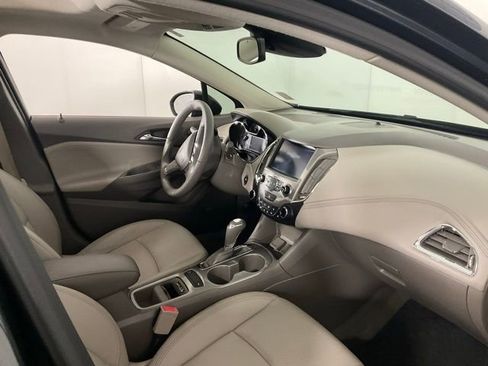 Used 2017 Chevrolet Cruze Premier image 30