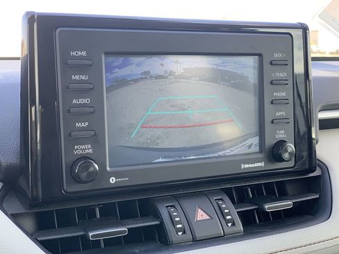 Used 2021 Toyota RAV4 XLE Premium image 13