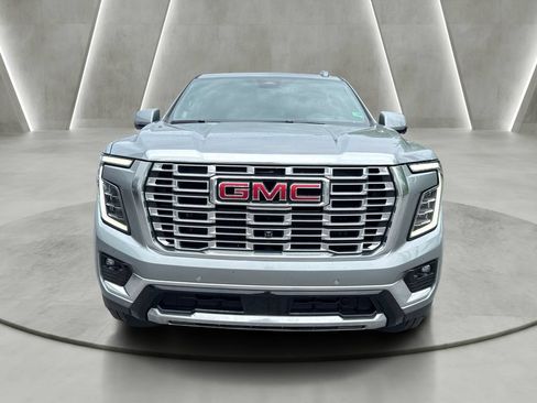 Used 2025 GMC Yukon XL Denali AWD/4WD image 2