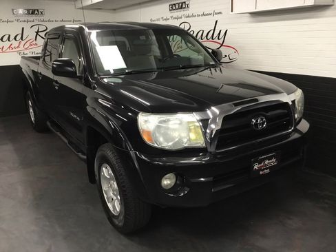 Used 2005 Toyota Tacoma 4x4 Double Cab image 2