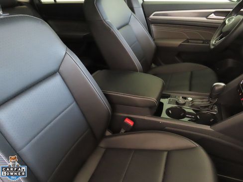 Used 2022 Volkswagen Atlas Cross Sport SEL R-Line AWD/4WD image 28