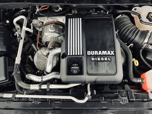 Used 2023 Chevrolet Silverado 1500 RST image 7