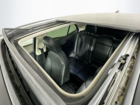 Used 2023 Buick Envision Avenir AWD/4WD image 23