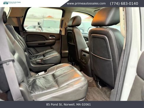 Used 2011 Chevrolet Tahoe LT w/ Luxury Package AWD/4WD image 12