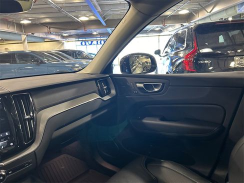 Certified 2025 Volvo XC60 T8 Ultra w/ Protection Package Premier image 25