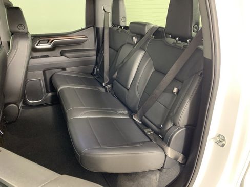 Used 2025 GMC Sierra 1500 SLT image 32