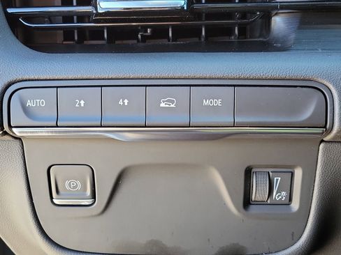 Used 2023 Cadillac Escalade Premium Luxury w/ LPO, Radiant Package image 25