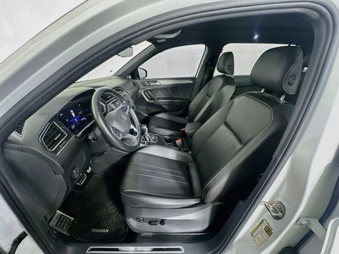 Used 2023 Volkswagen Tiguan SE R-Line FWD image 13